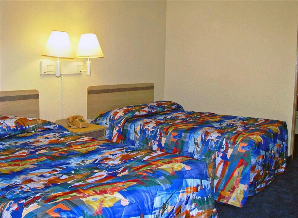 Rodeway Inn Dubuque Ruang foto